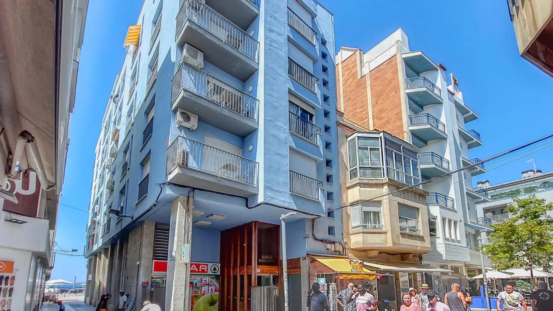 Pretty Apartment With Terrace Roses İspanya